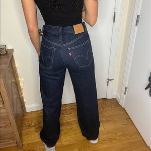 Levi’s High Loose, Dark Wash, Jeans. W27 L31